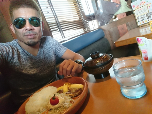 8���E�W���O���I